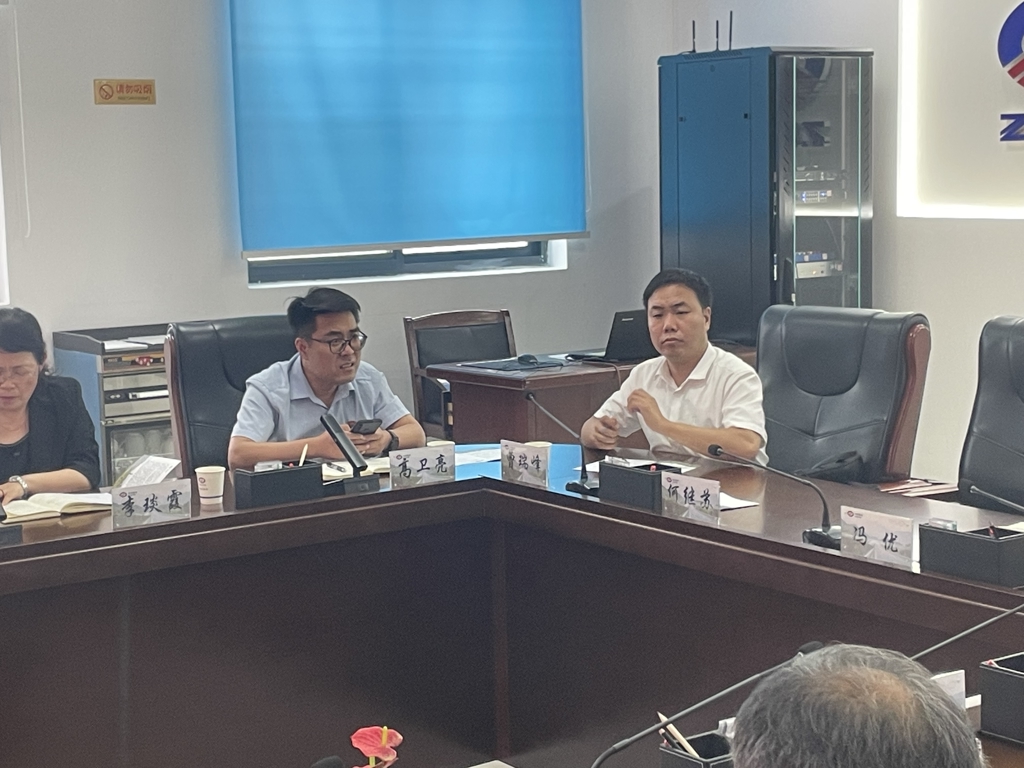 2327c11c5e7ef6f1a433d2b791f8360