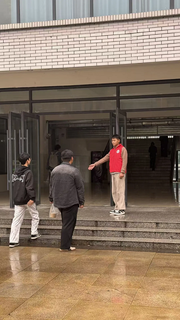 图片2.png 图片2.png