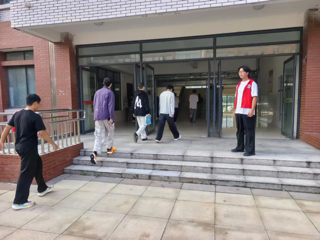 图片4.png 图片4.png