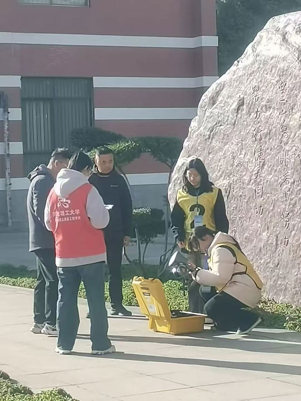 6470e6edb7a5aec6bccdfed77c573fd0 6470e6edb7a5aec6bccdfed77c573fd0